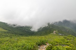 金峰山小屋と岩