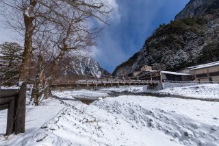 河童橋と長塀山