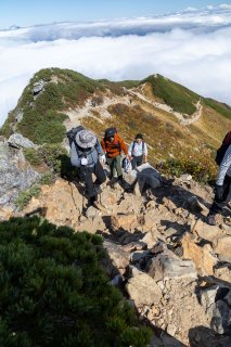 険しくなる登山道